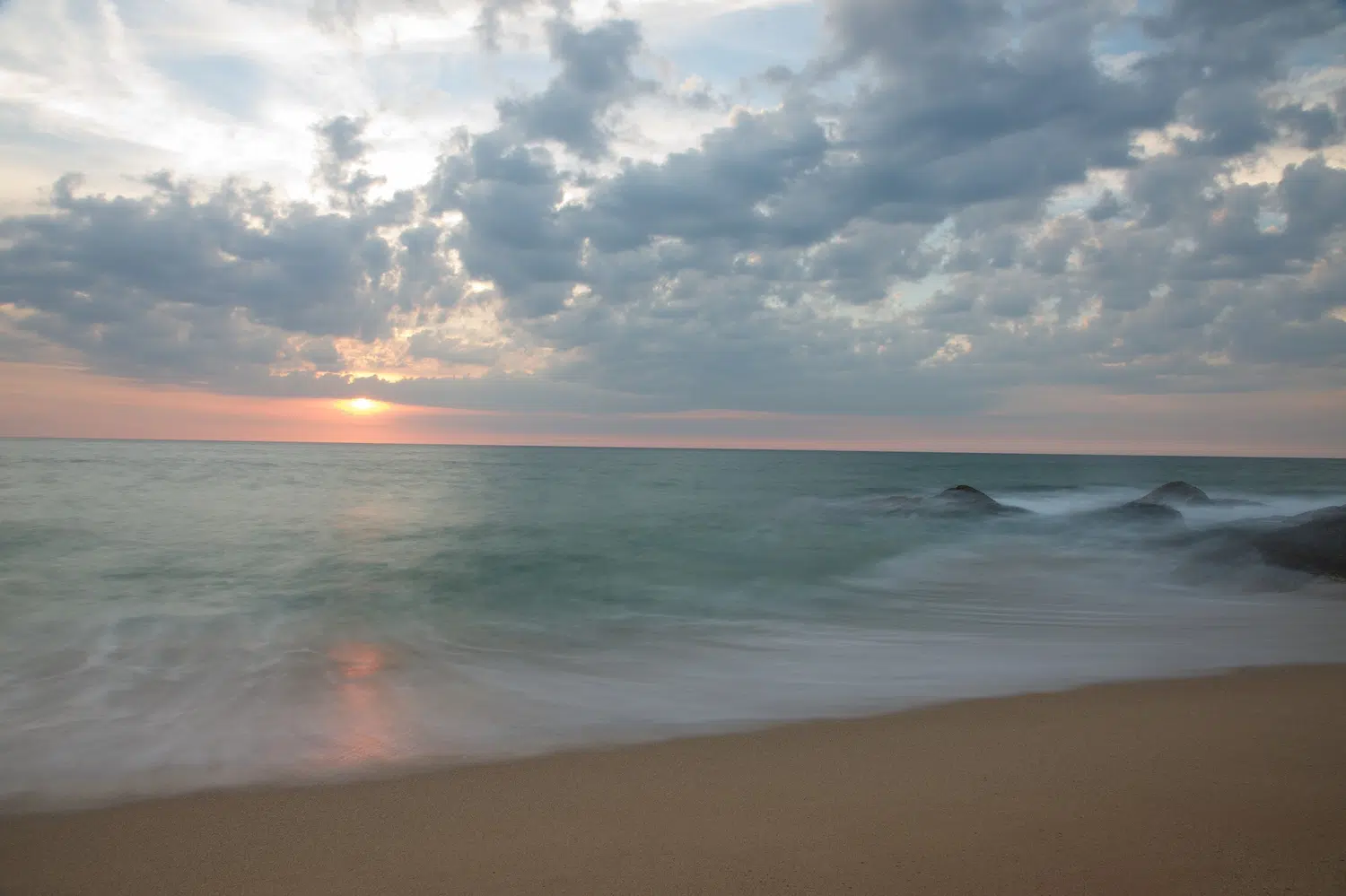 Palm-fringed Sri Lanka beach and coastal scenery for Sri Lanka private day tour with Trustker