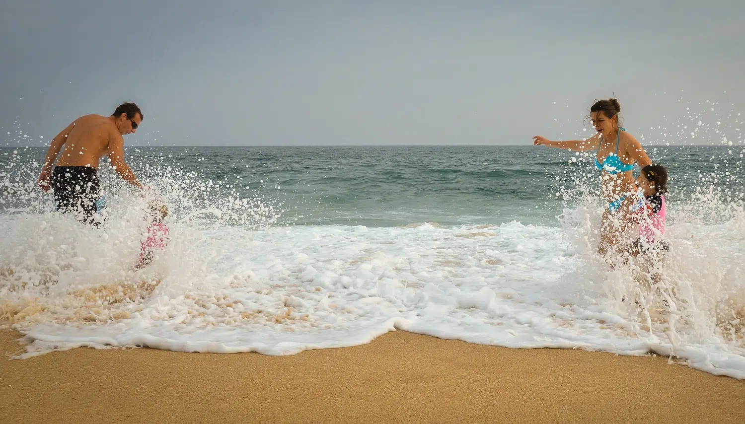 Palm-fringed Sri Lanka beach and coastal scenery for Sri Lanka private day tour with Trustker