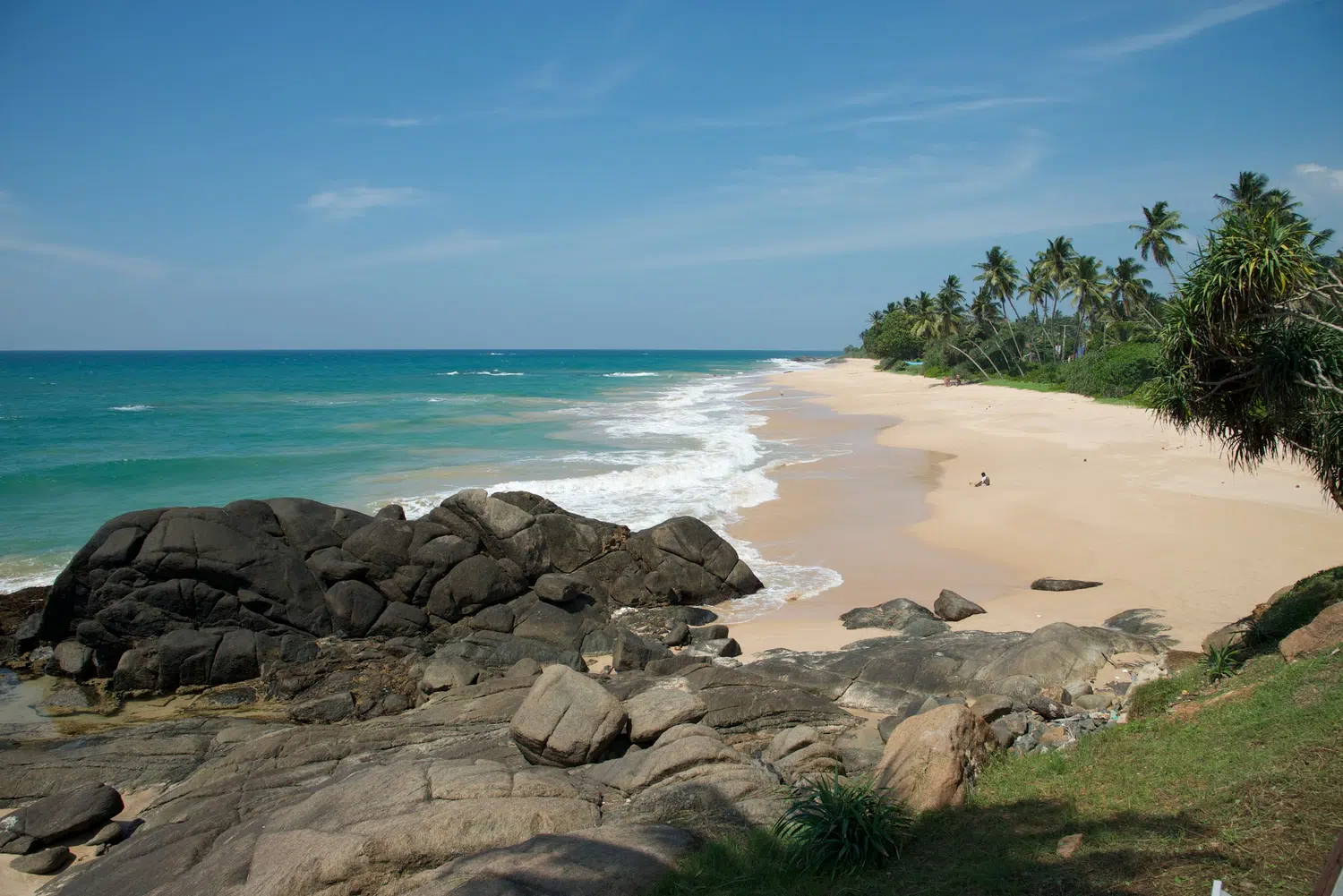 Palm-fringed Sri Lanka beach and coastal scenery for Sri Lanka private day tour with Trustker
