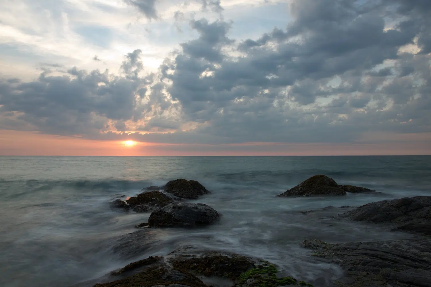 Palm-fringed Sri Lanka beach and coastal scenery for Sri Lanka private day tour with Trustker